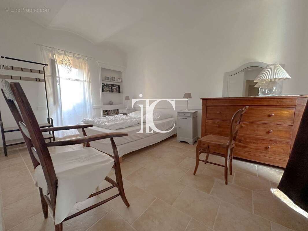 Maison à SAINT-PAUL-LE-JEUNE