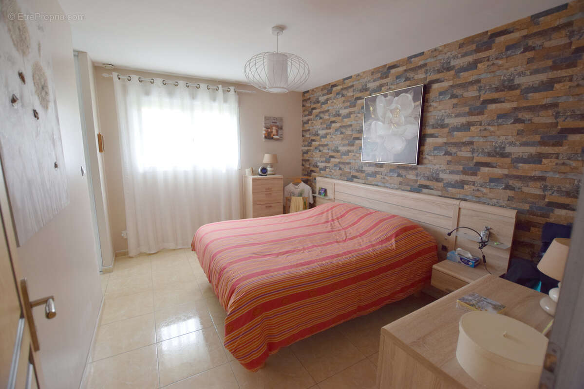 Maison à VIEUX-CHARMONT