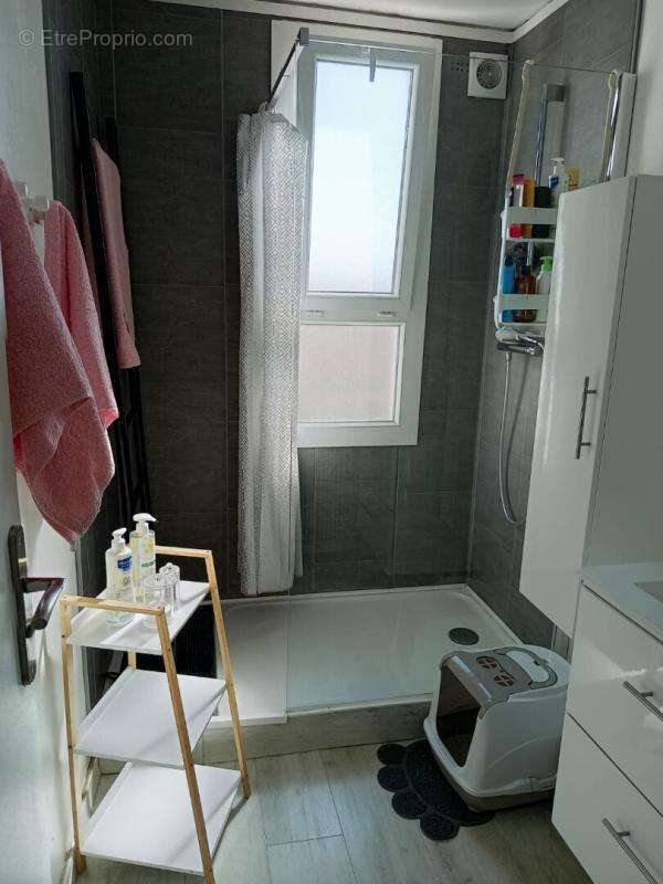 Magnifique appartement spacieux T5 de 83 m² au second étage sans ascenseur avec balcon et cave - photo 8