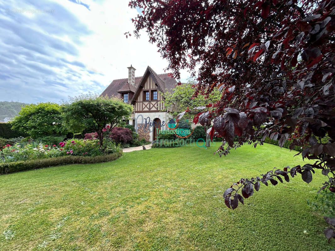 Maison à GRUCHET-LE-VALASSE