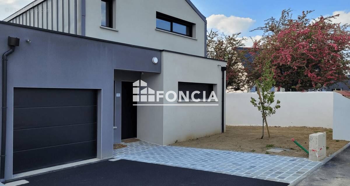 Maison à CHARTRES-DE-BRETAGNE