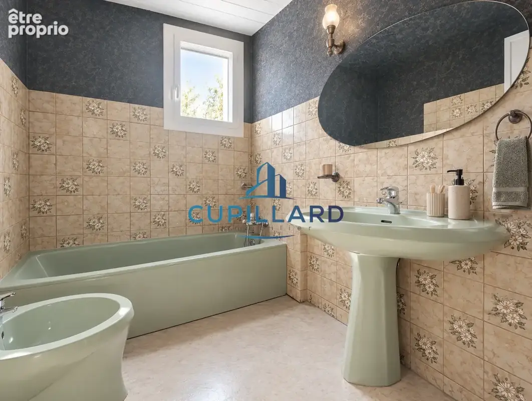 ROANNE   Maison de 103 m2 avec 3 chambres, garage et terrain arboré   180 000 € - photo 9