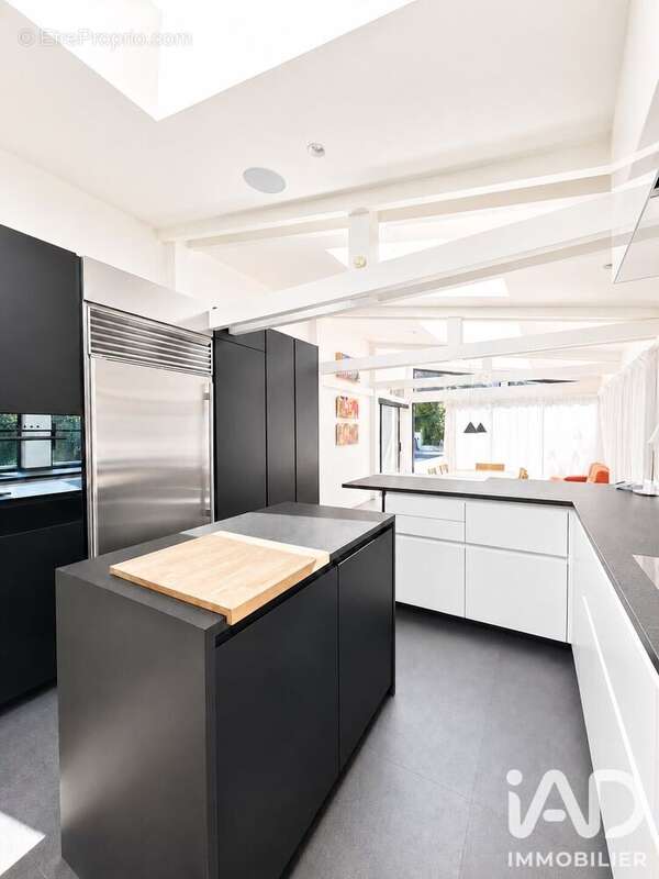 Maison 400 m² à Bougival  - photo 4