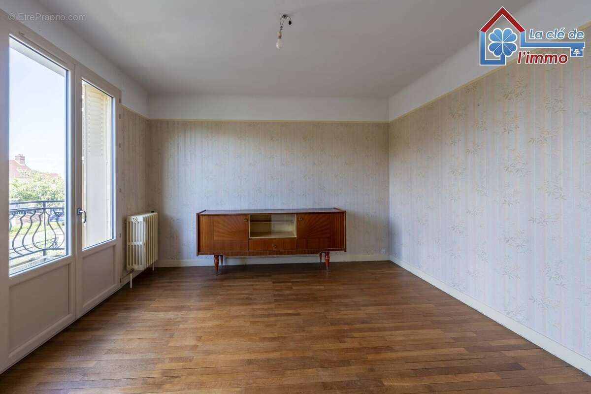 Maison à MOISSY-CRAMAYEL