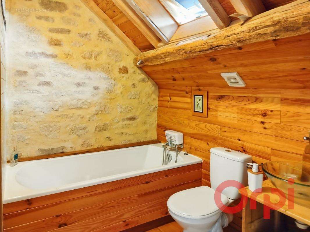 Maison à LURCY-LEVIS