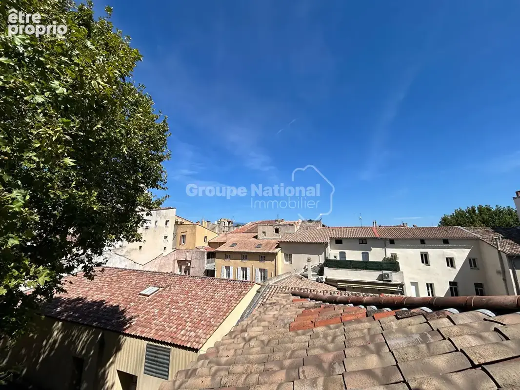 Maison de ville de caractère avec terrasse vues dégagées - Carpentras centre historique - photo 2