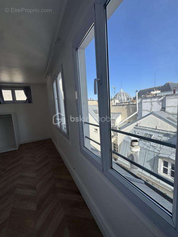 Appartement à PARIS-1E