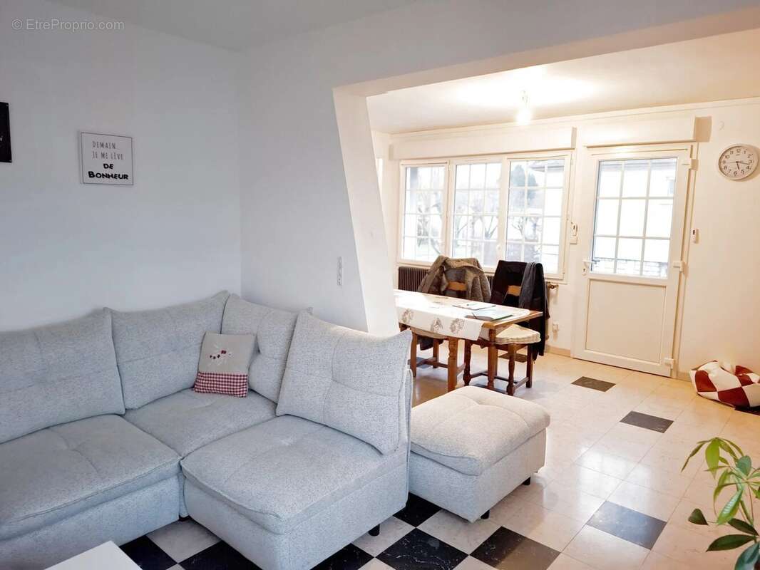 Maison à GRANDVILLIERS