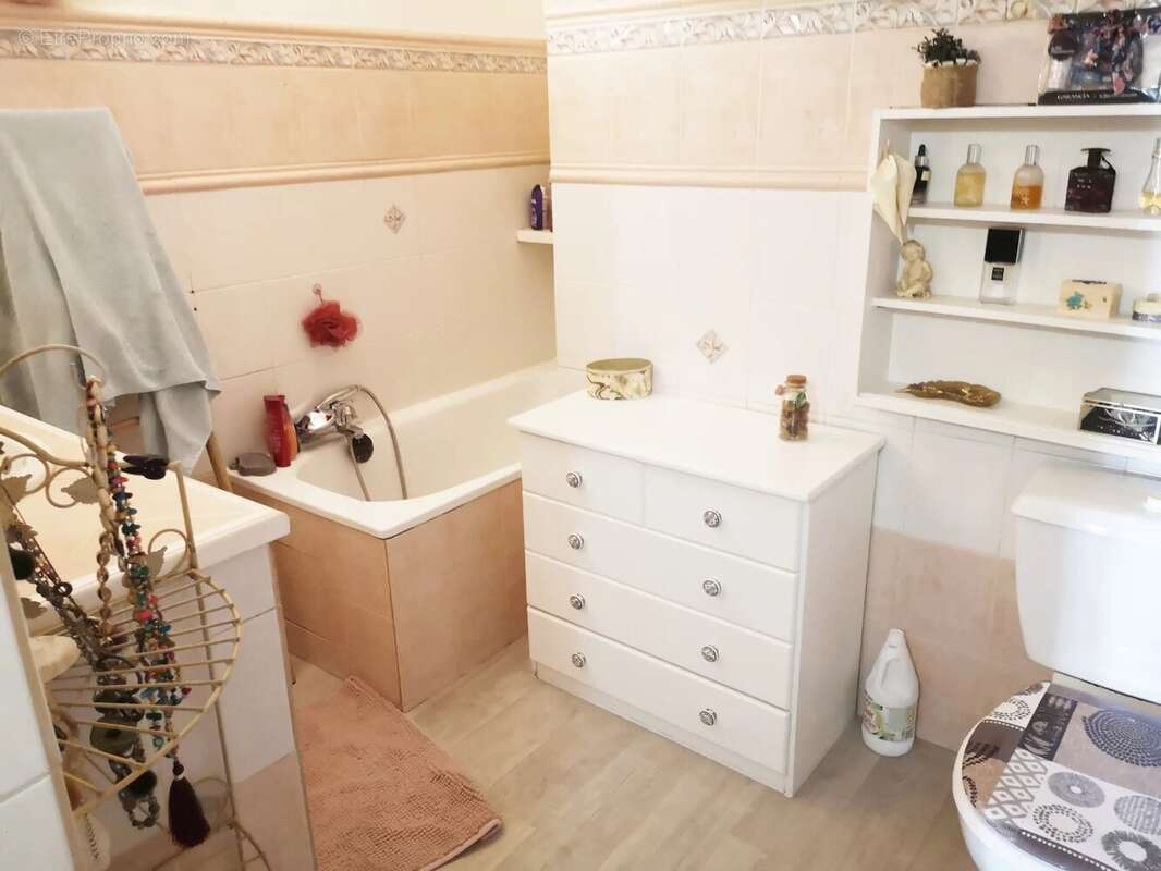 Appartement à SALERNES