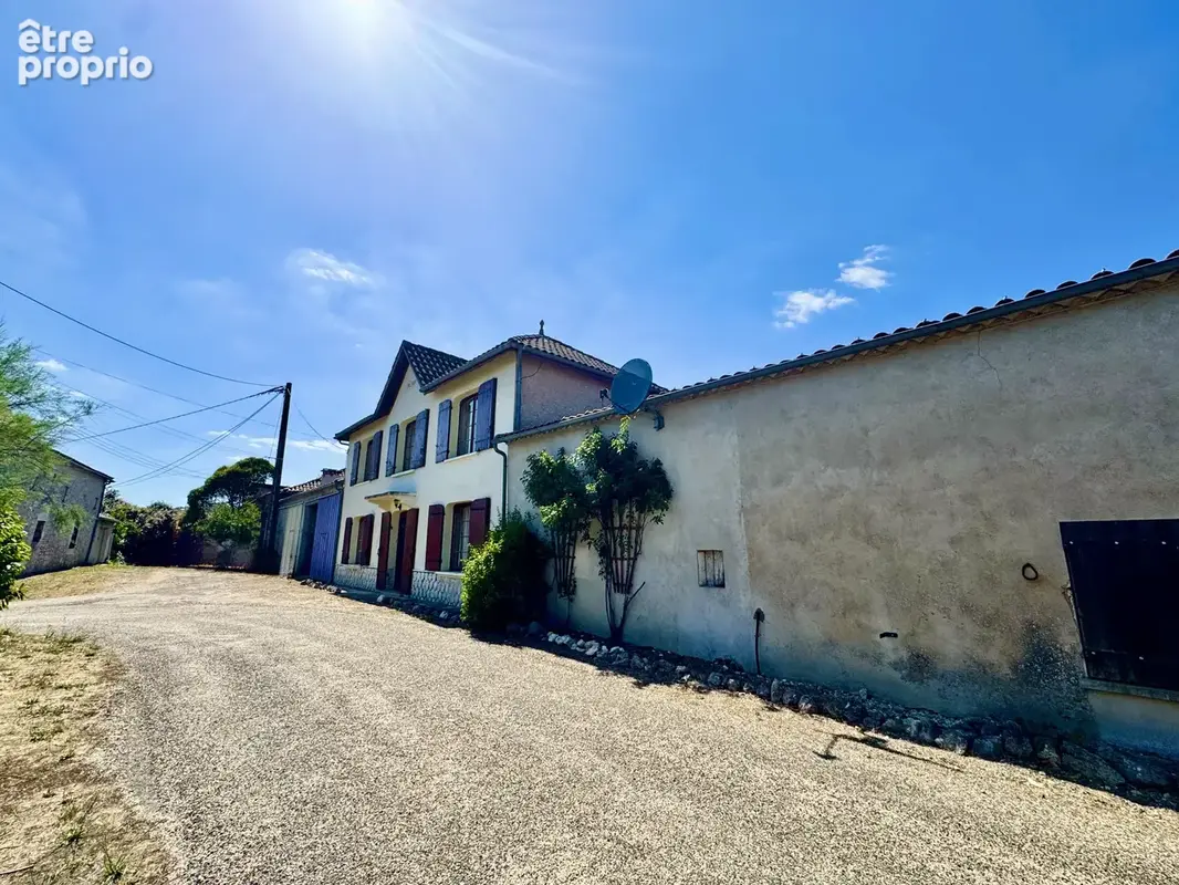 Charmante Maison de Campagne avec Dépendance de 116 m², Piscine et Vue Panoramique - photo 16