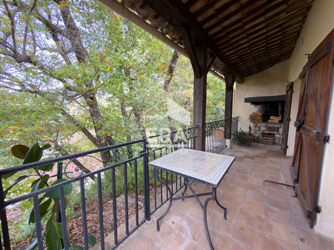 Autre à LA ROQUETTE-SUR-SIAGNE