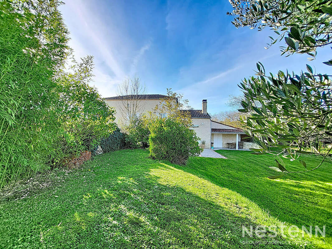 A Vendre Maison en pierre rénovée de 175 m² avec jardin et garage dans un hameau de Condom - photo 22