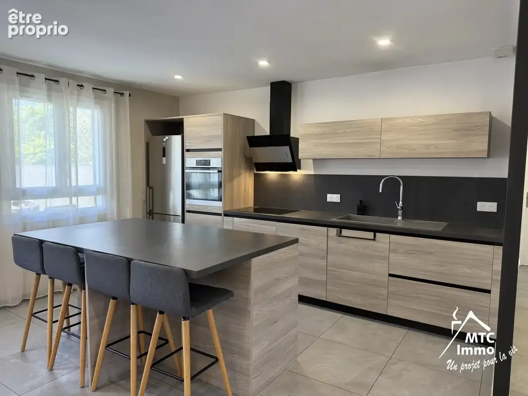 Photo Maison à Pont-De-Cheruy au prix de 329 000€
