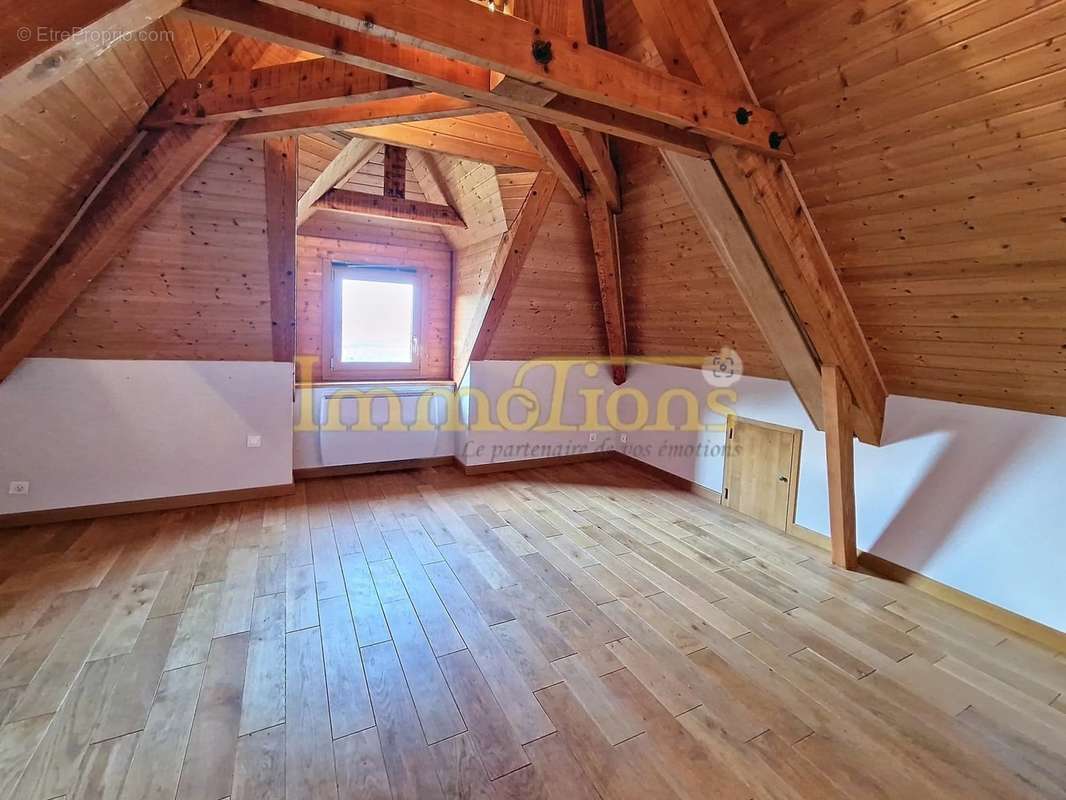 Maison à SAINT-PIERRE-DE-CHERENNES