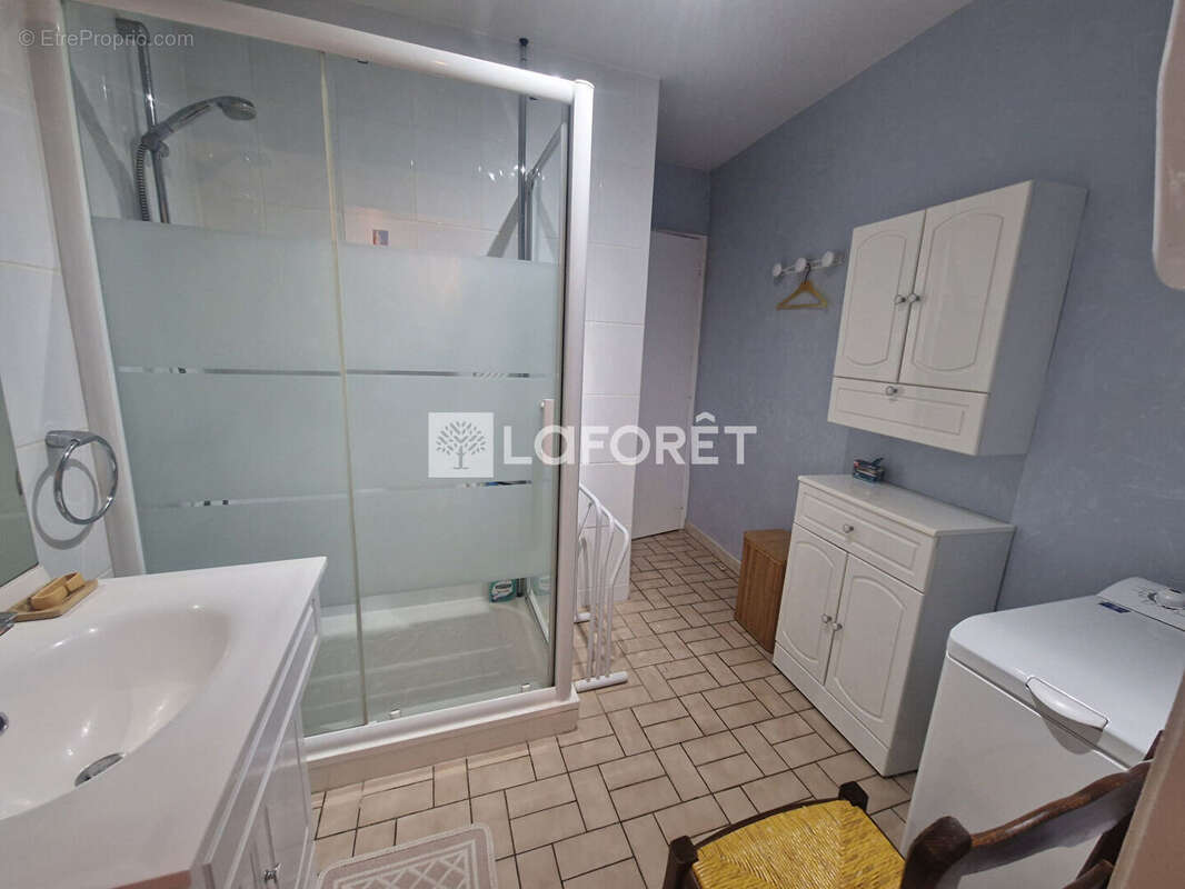Appartement à SALINS-LES-BAINS
