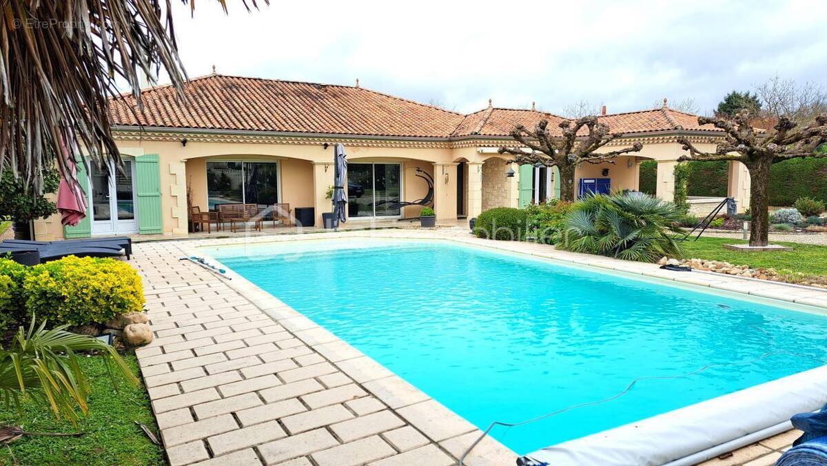 Maison à SAINT-ASTIER