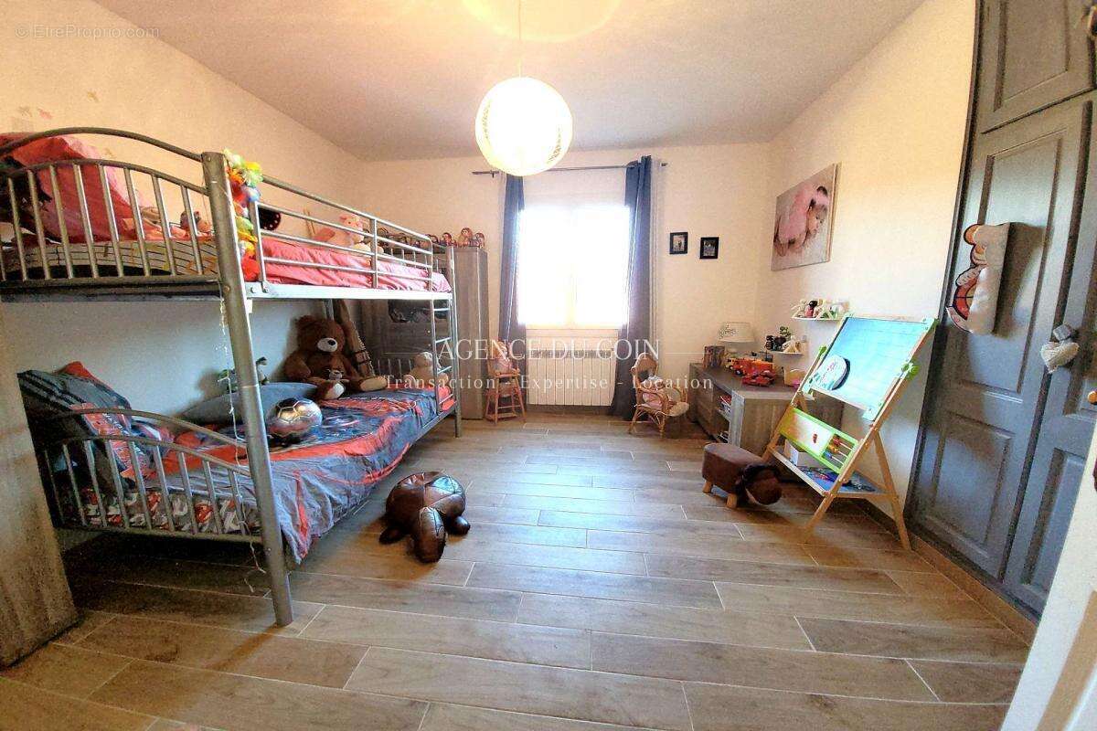 Maison à SAINT-ANTONIN-DU-VAR