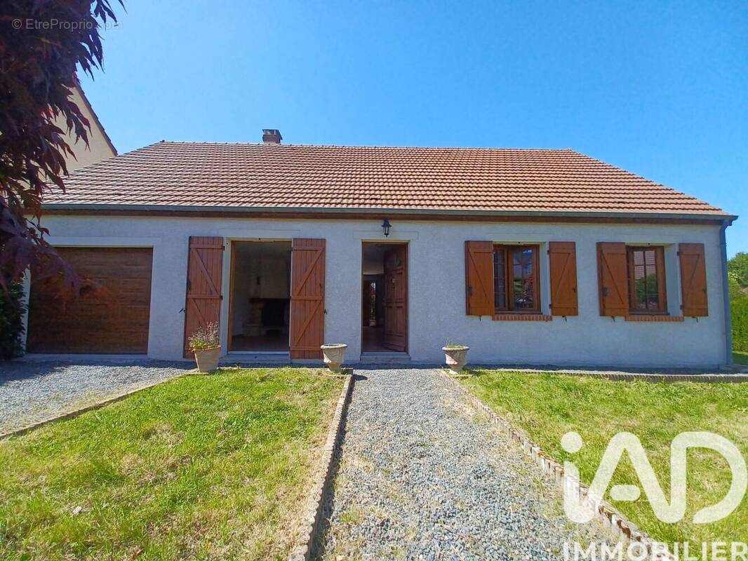 Photo 1 - Maison à LUZY