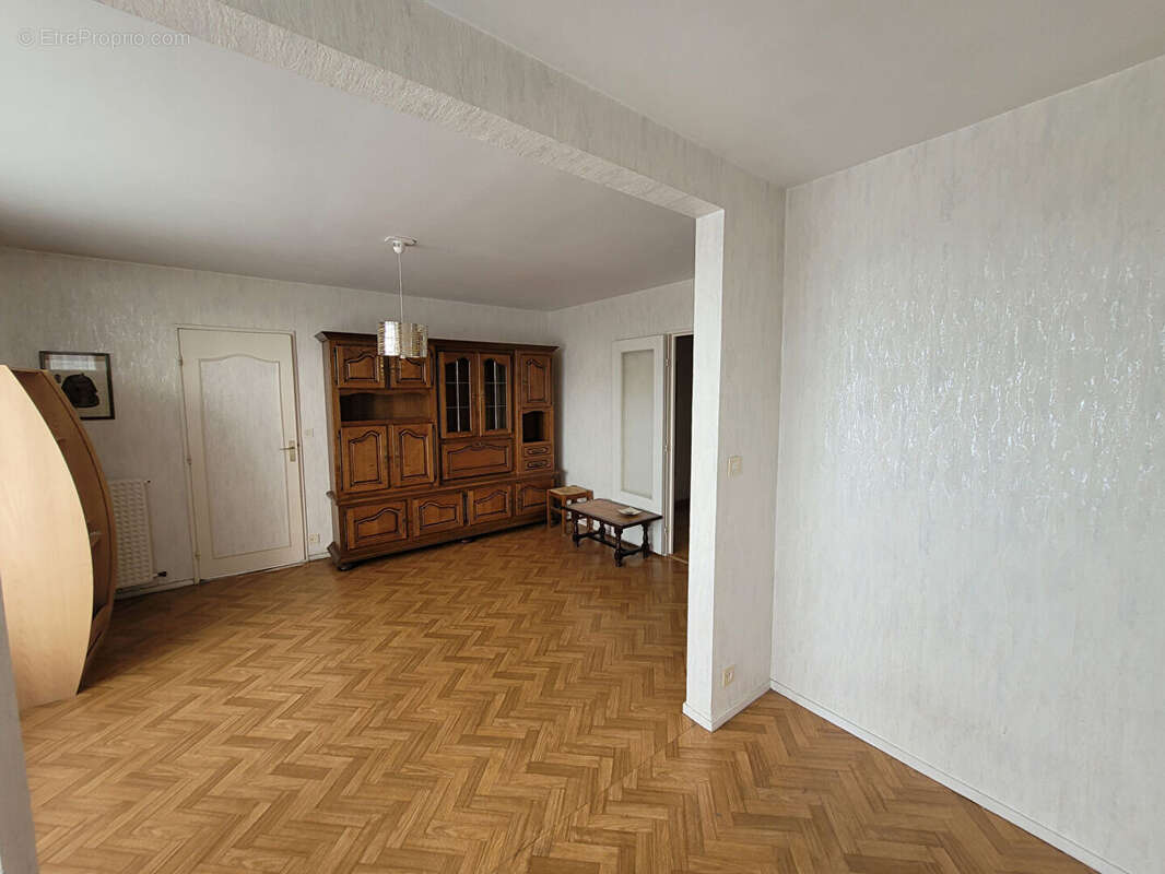 Appartement à FLEURY-LES-AUBRAIS