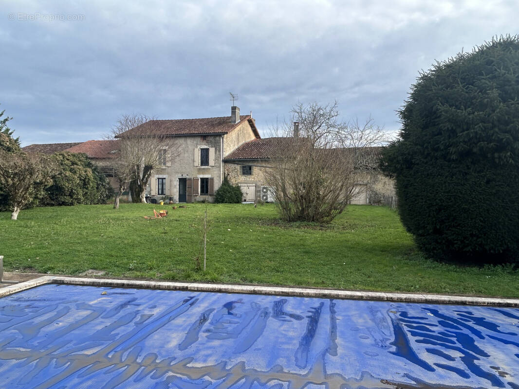 Maison à LE GRAND-MADIEU
