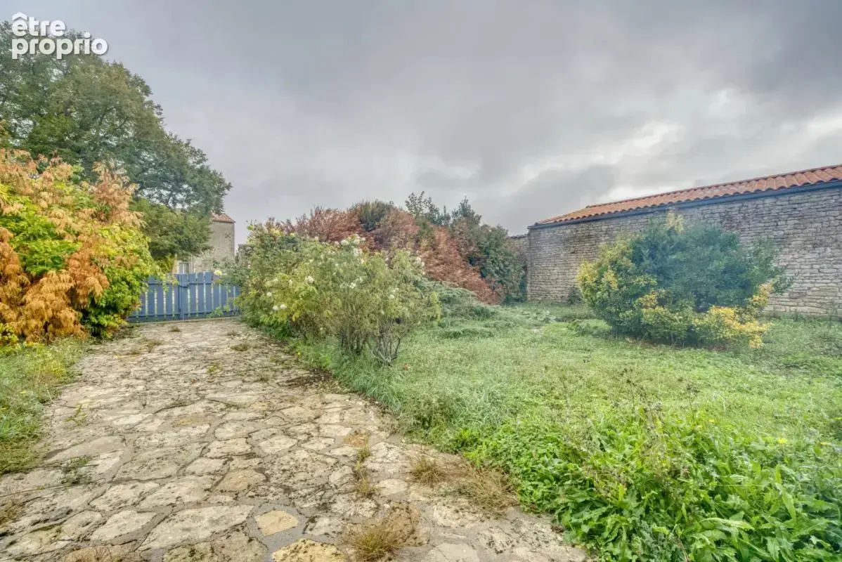 Maison en Pierre 5 pièces de 119 m² à Genouillé - photo 19
