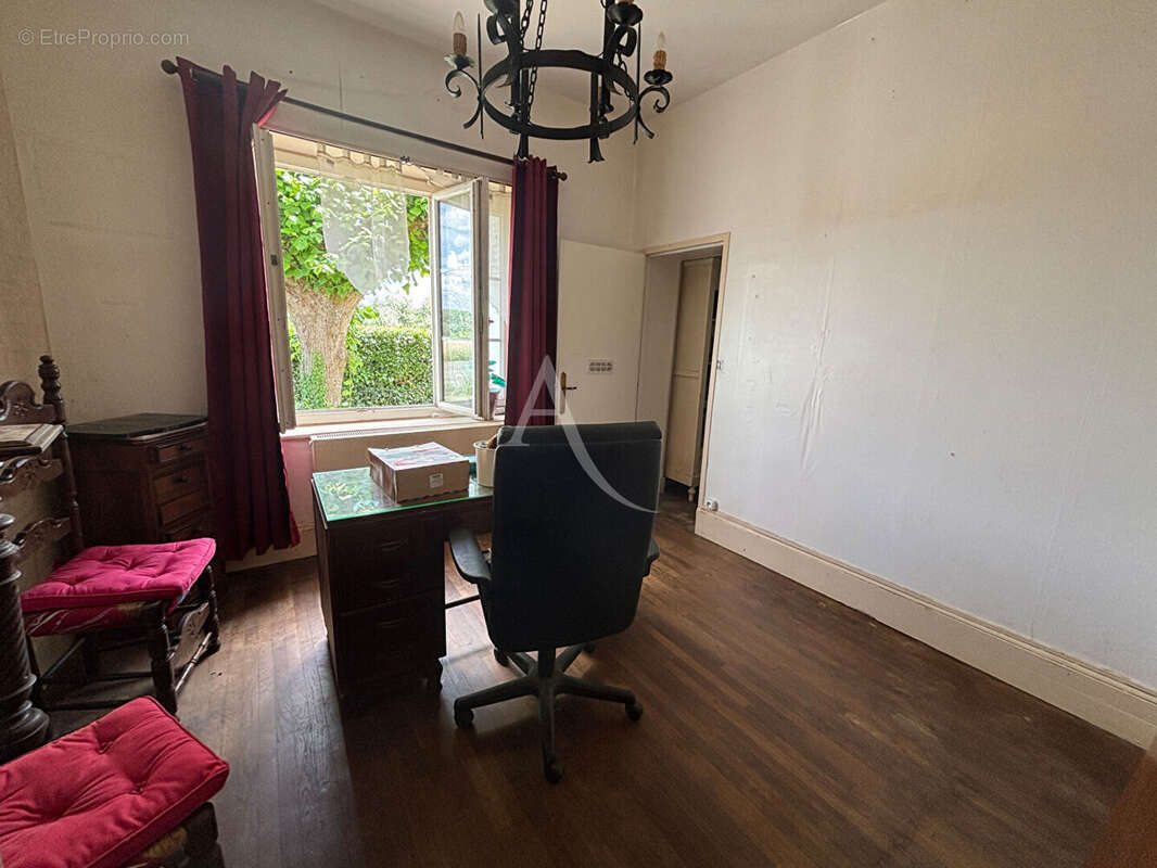En vente - 2h30 paris - cours les barres - belle maison 7 chambres -  terrain - photo 5