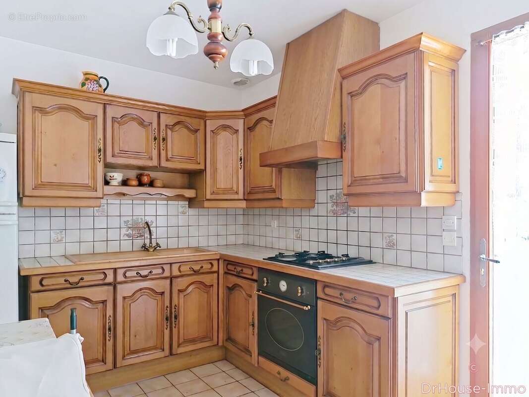 Maison 88 m² à Saint-Martin-De-Mailloc  - photo 6