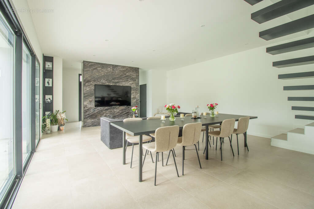 Maison à SAINT-BARTHELEMY-D&#039;ANJOU