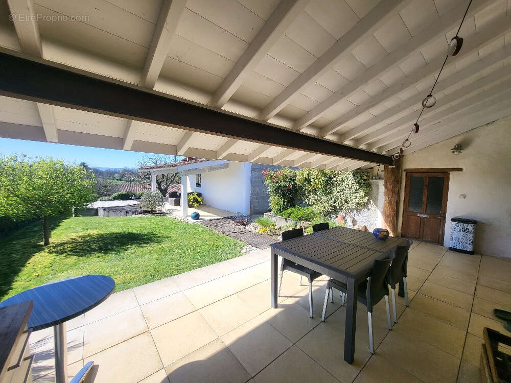 Maison à PONT-DE-VEYLE