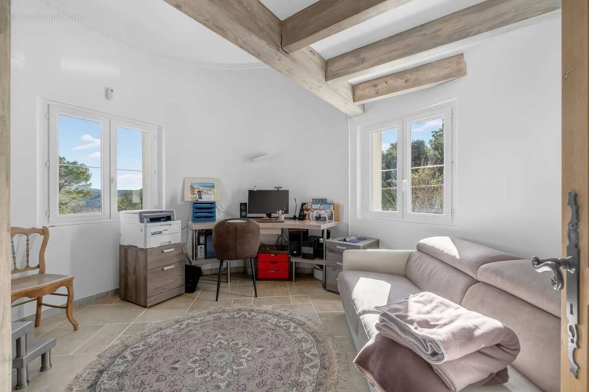 Maison à MONTAUROUX