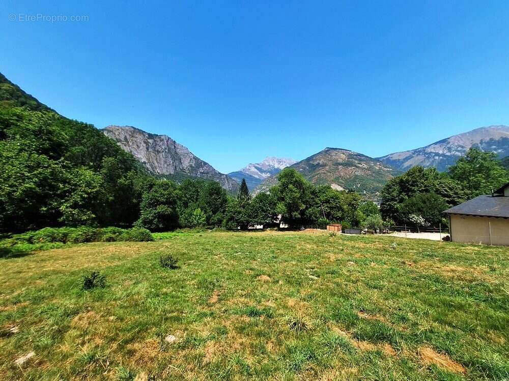 Terrain à SAINT-BEAT