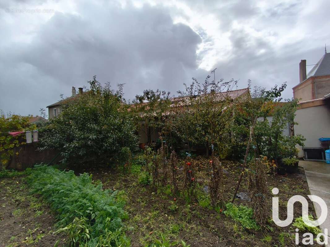 Photo 2 - Maison à BEGROLLES-EN-MAUGES