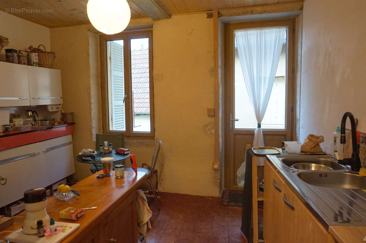 Maison à SAINT-HONORE-LES-BAINS