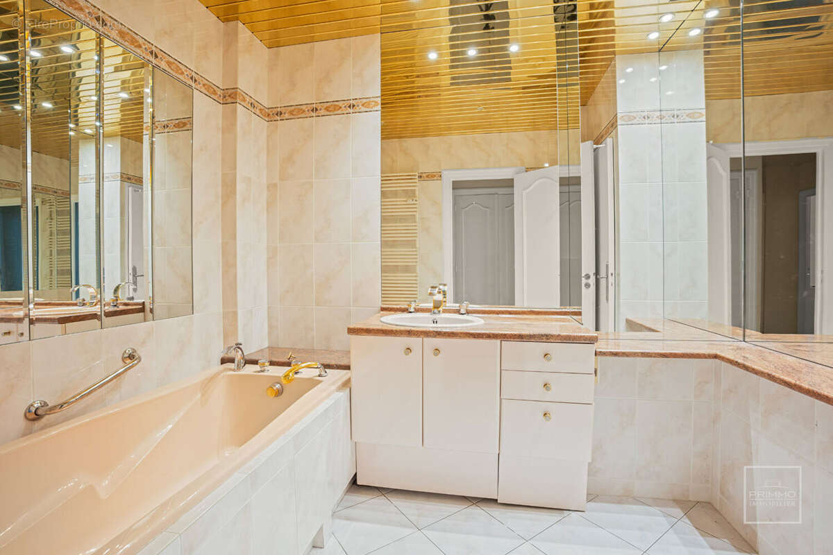 Lyon 6, 117.47m², deux balcons, garage - photo 11