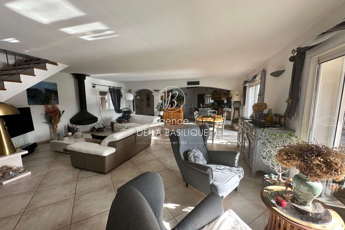 Maison à SAINT-ZACHARIE