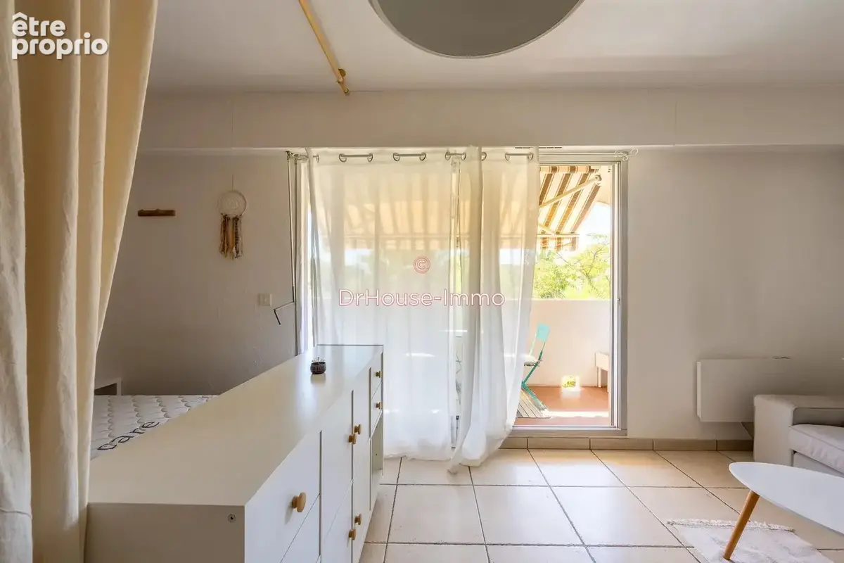 Appartement 1 pièce 32 m² à vendre à Hyeres (83400) - photo 3