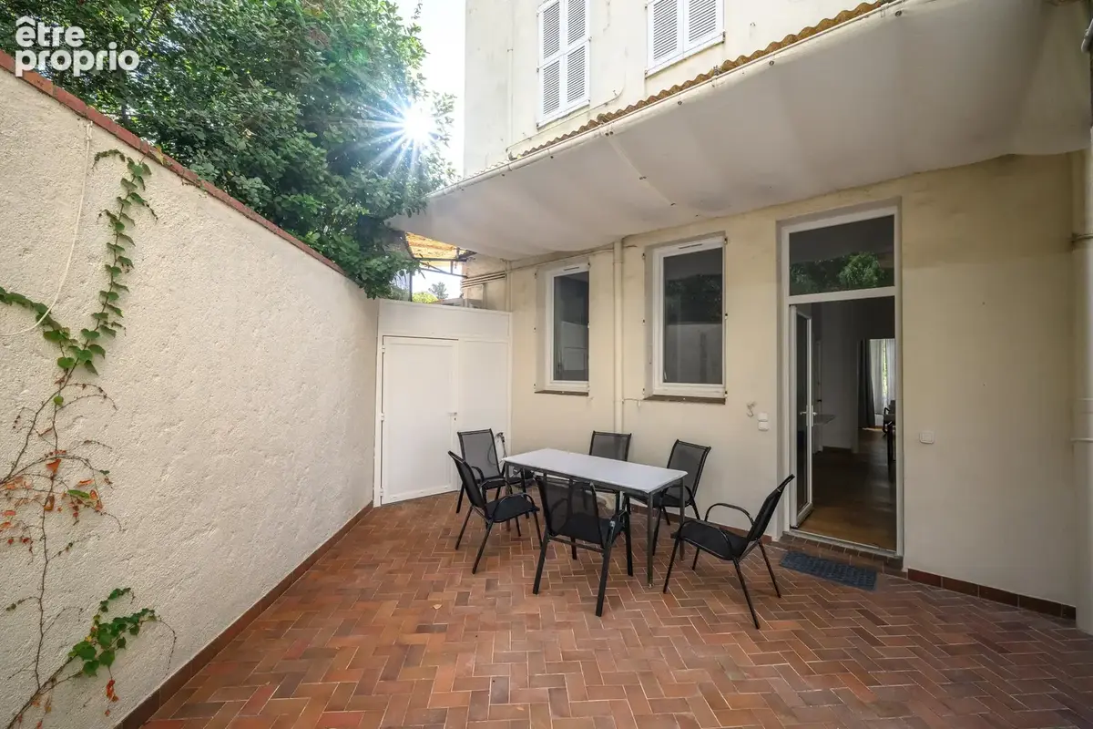 Cannes - Appartement - 182m² - Patio - Dépendance - Parking - photo 19