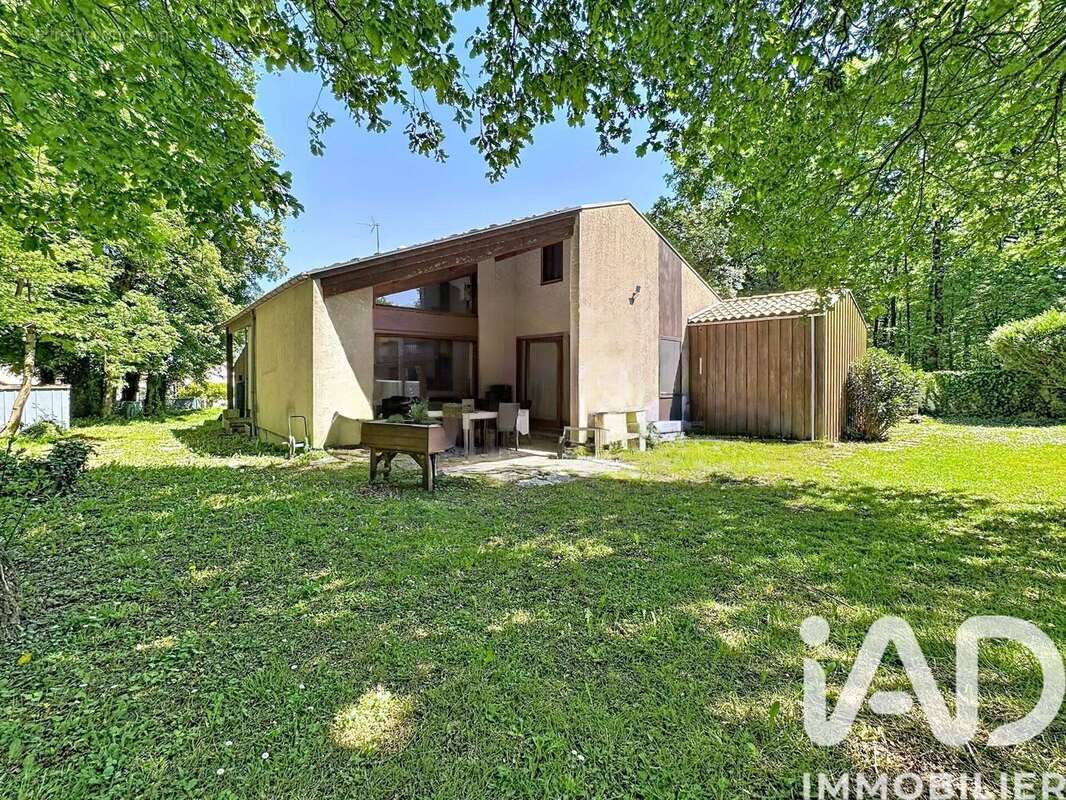Photo 3 - Maison à ROULLET-SAINT-ESTEPHE