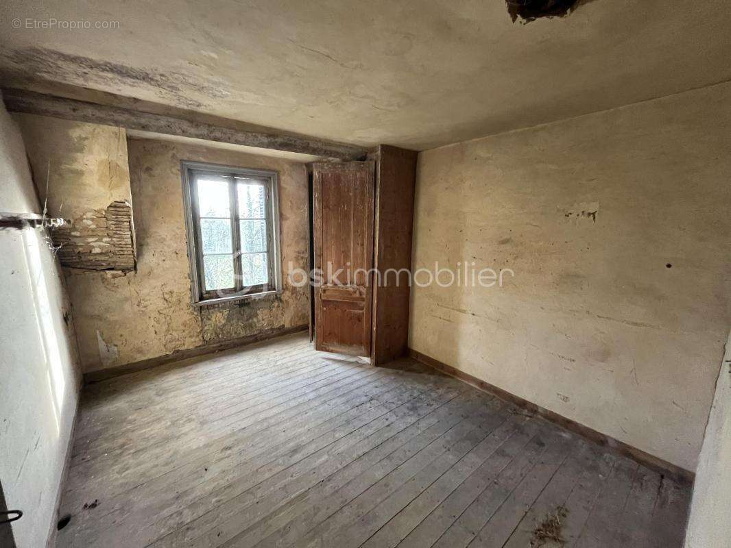 Maison à CORMEILLES