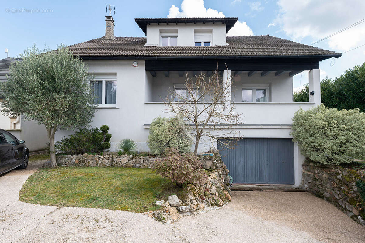 Maison à CLAYE-SOUILLY