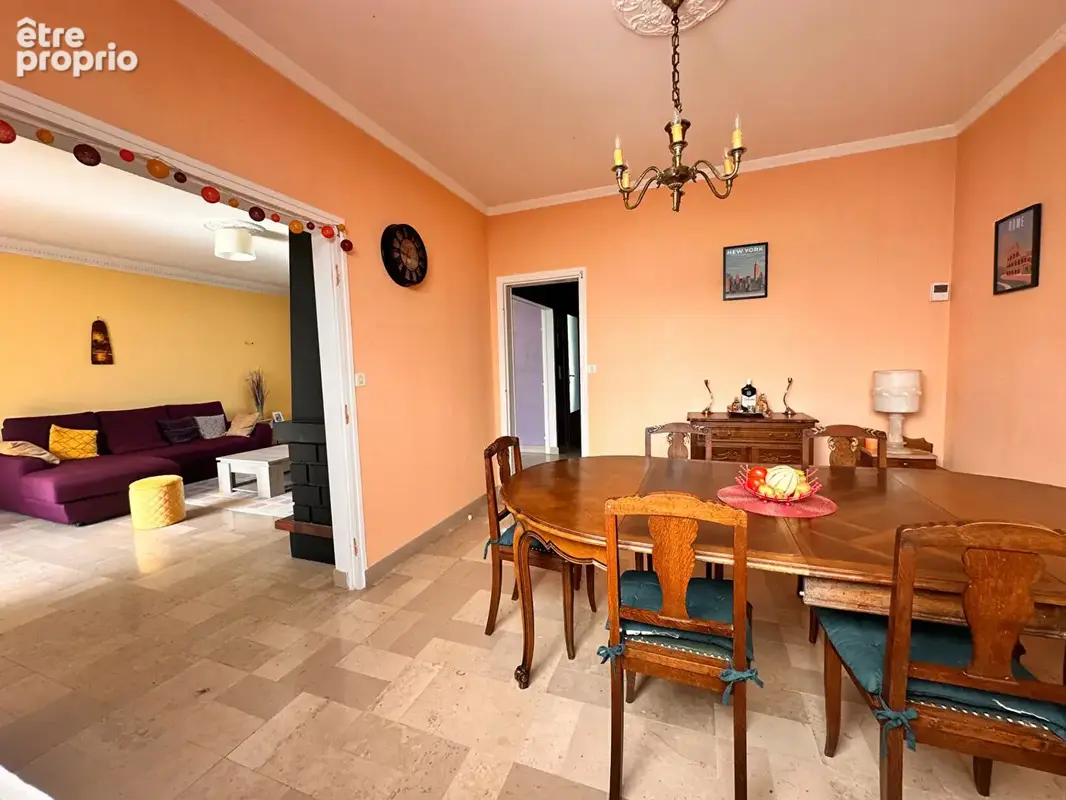 AUBIGNY-SUR-NÈRE  Maison familiale 135 m²  4 chambres Véranda  Sous-sol complet - photo 8