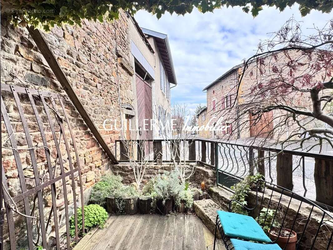 Maison à SALLES-ARBUISSONNAS-EN-BEAUJOLAIS