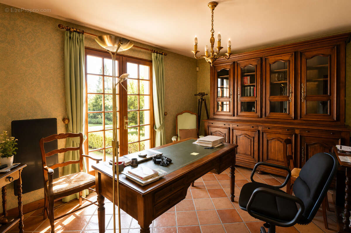 Maison à vendre   Grand terrain, 5 chambres, sous-sol intégral ! - photo 5