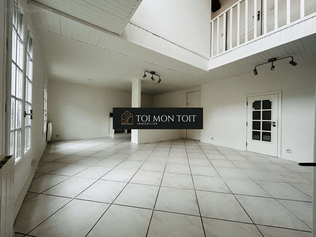 Appartement à LA CHAPELLE-EN-SERVAL