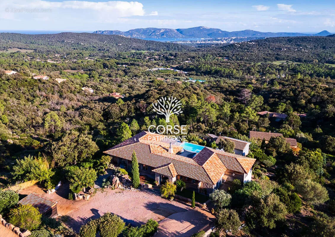 Vue imprenable et propriété d'exception à Porto-Vecchio - photo 3