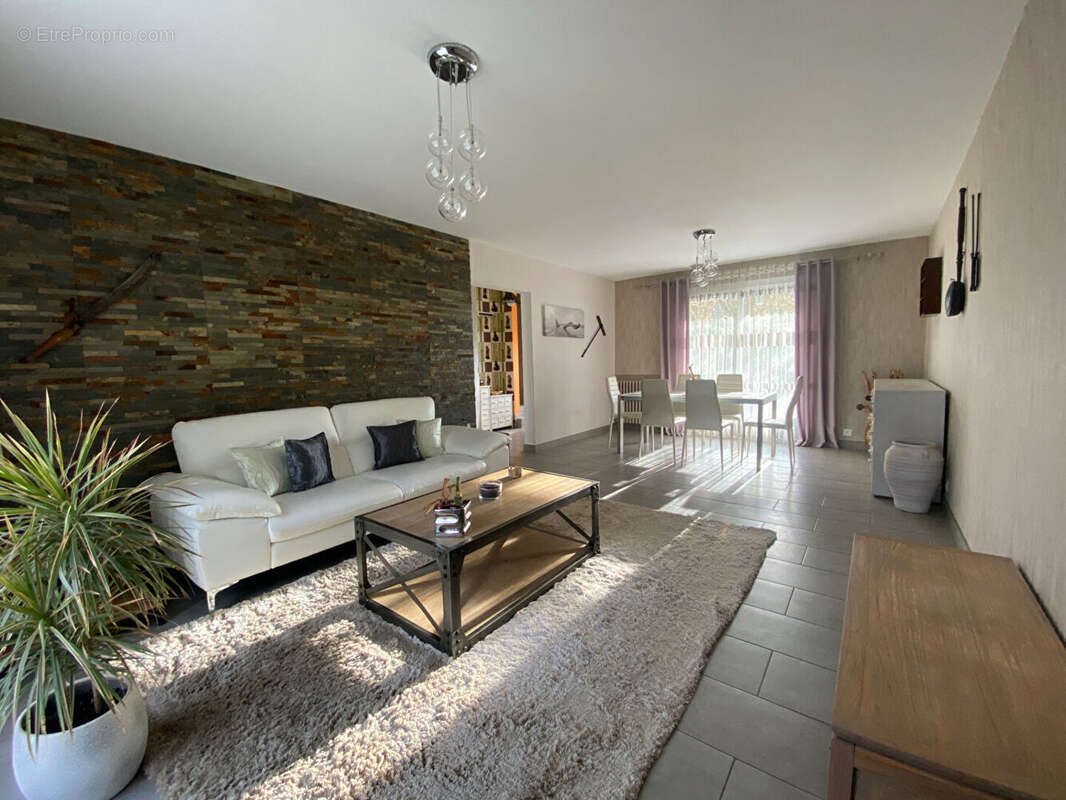 Maison à ORMOY-VILLERS