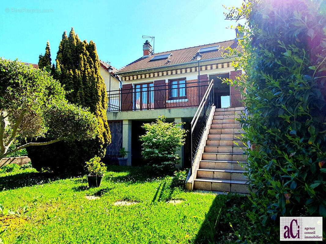Maison à L&#039;HAY-LES-ROSES
