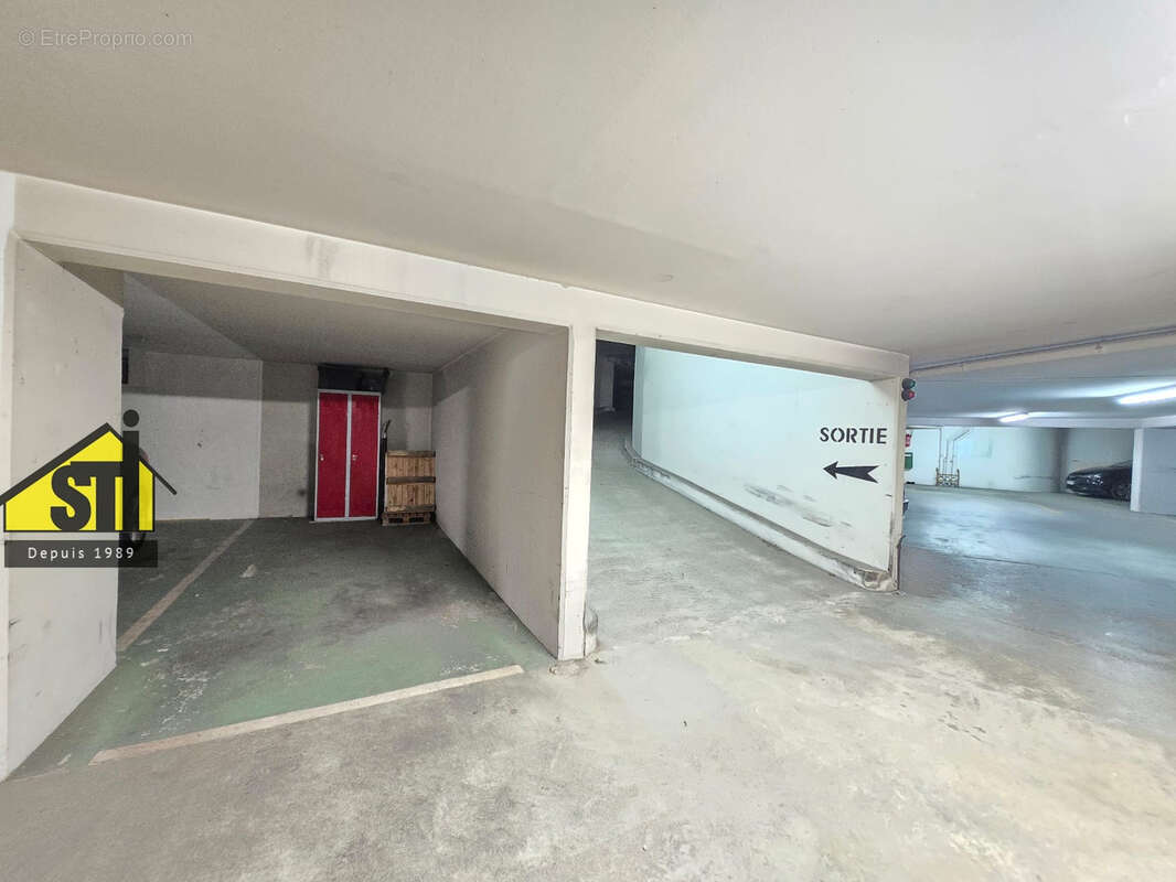 Parking à PARIS-14E