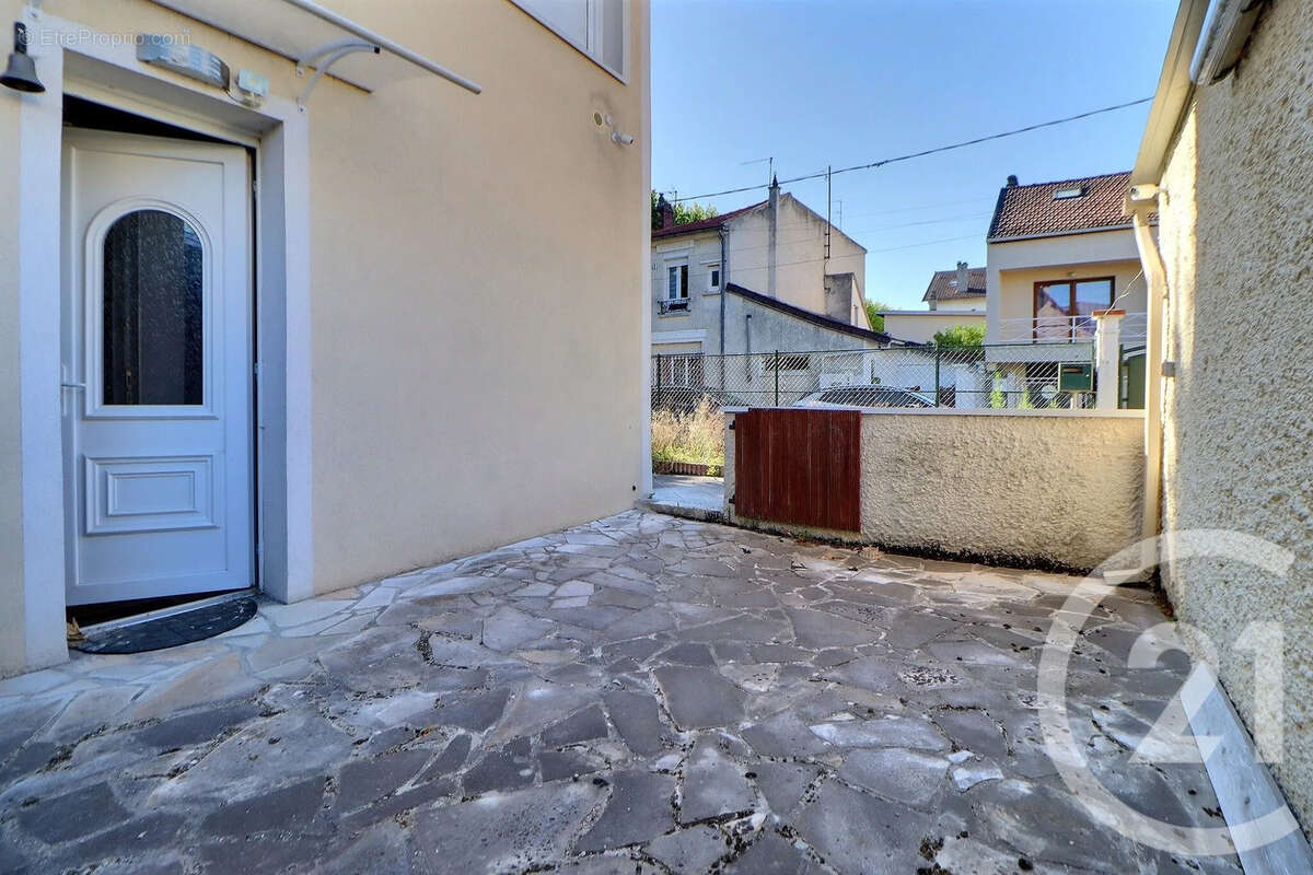 Maison 62 m² à Aulnay-Sous-Bois  - photo 2