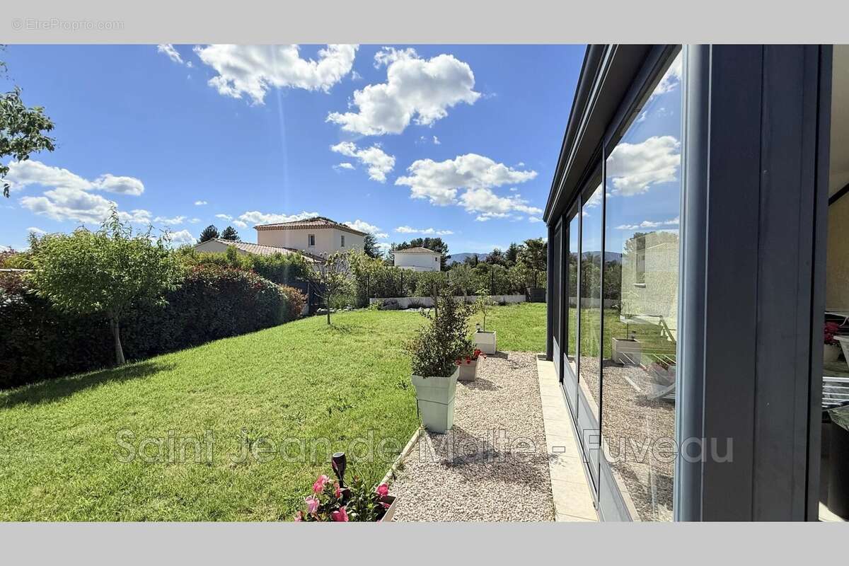 Maison à POURRIERES